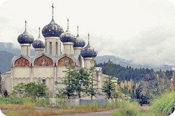 10 заброшенных городов и зданий, куда можно отправиться на экскурсию