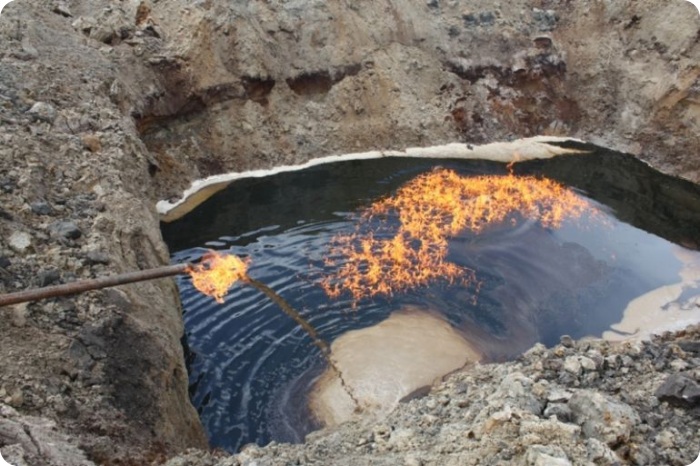 Суровые условия работы нефтянников (42 фото)