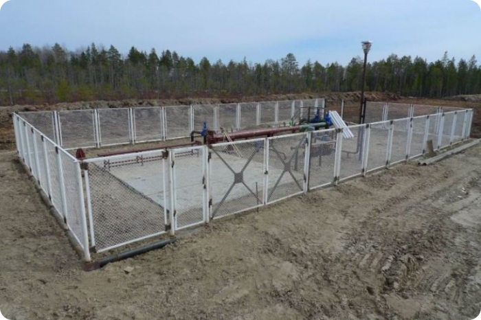 Суровые условия работы нефтянников (42 фото)