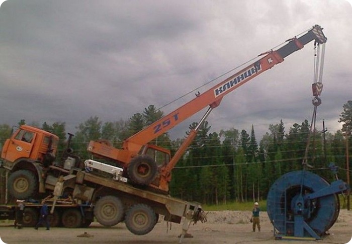 Суровые условия работы нефтянников (42 фото)