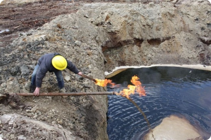 Суровые условия работы нефтянников (42 фото)