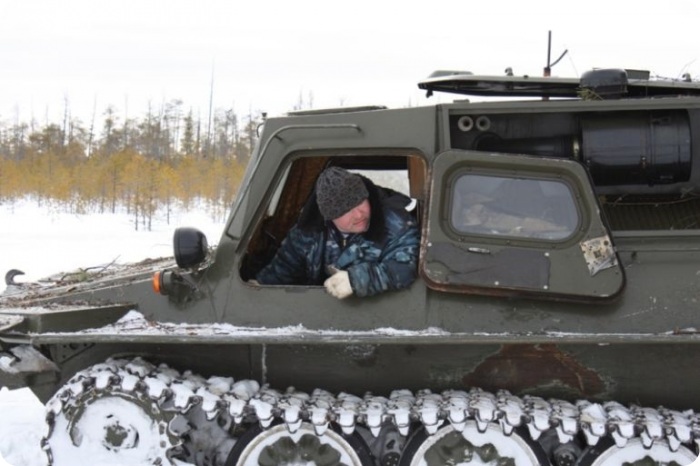 Суровые условия работы нефтянников (42 фото)