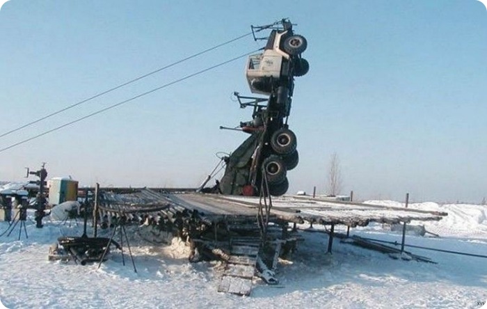 Суровые условия работы нефтянников (42 фото)