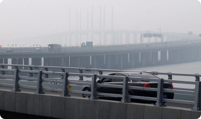 Китай наводит гигантские мосты (14 фото + видео)