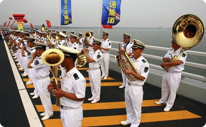 Китай наводит гигантские мосты (14 фото + видео)