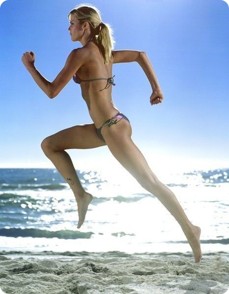 В мире моды отмечают юбилей бикини (58 фото)