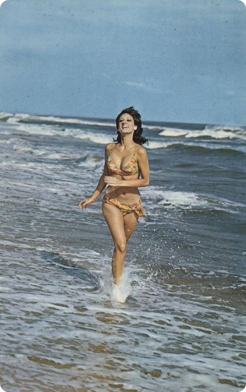 В мире моды отмечают юбилей бикини (58 фото)