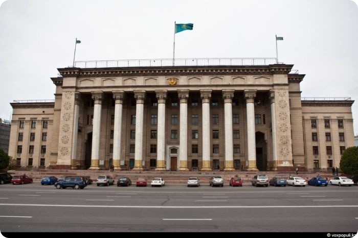 На чем ездят Студенты Казахстана (23 фото)