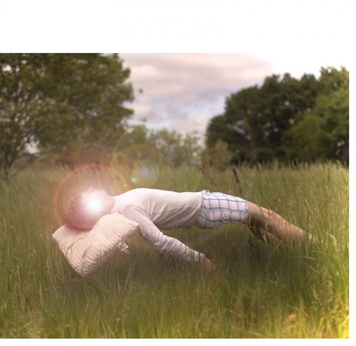 Левитация в фотографии – магия в полете (31 фото)