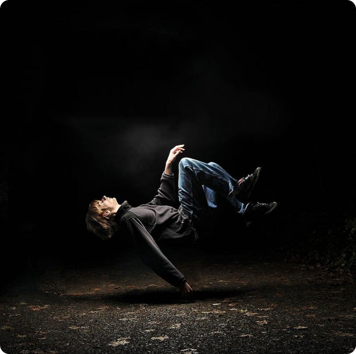 Левитация в фотографии – магия в полете (31 фото)