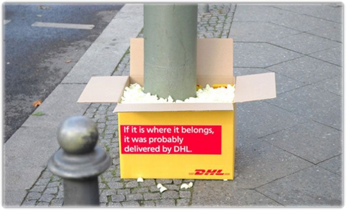 Гениальная реклама на столбах (25 фото)