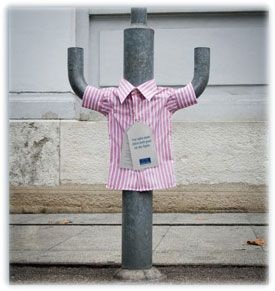 Гениальная реклама на столбах (25 фото)