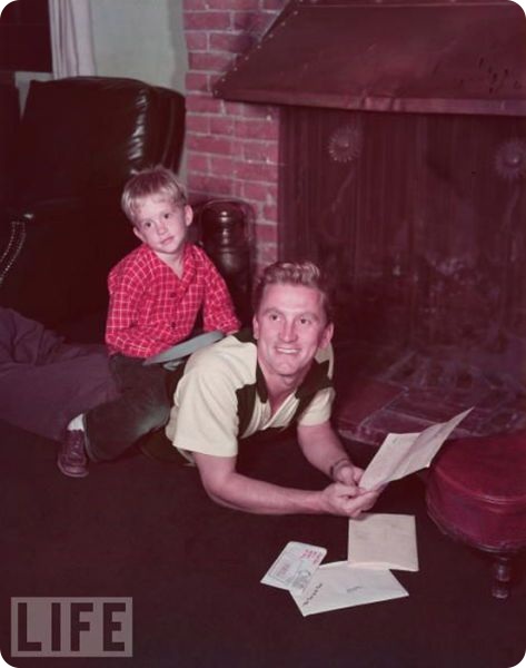 Звезды в детстве и сейчас (42 фото)