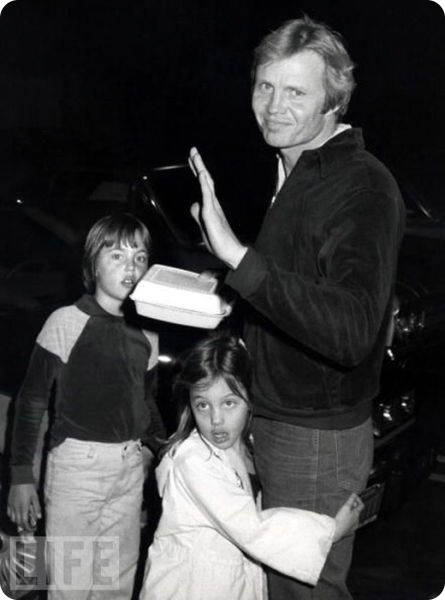 Звезды в детстве и сейчас (42 фото)