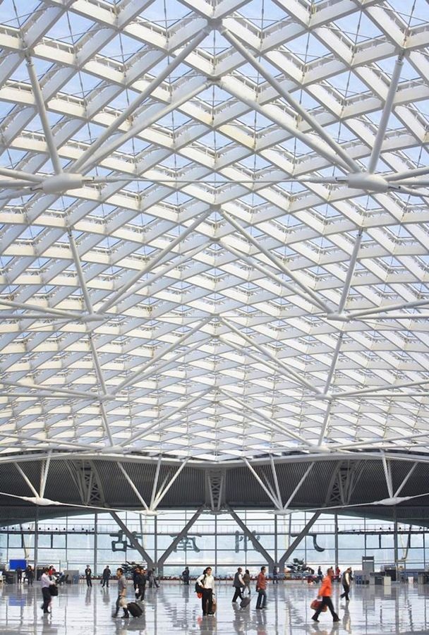 Новый современный вокзал в Китае (11 фото)