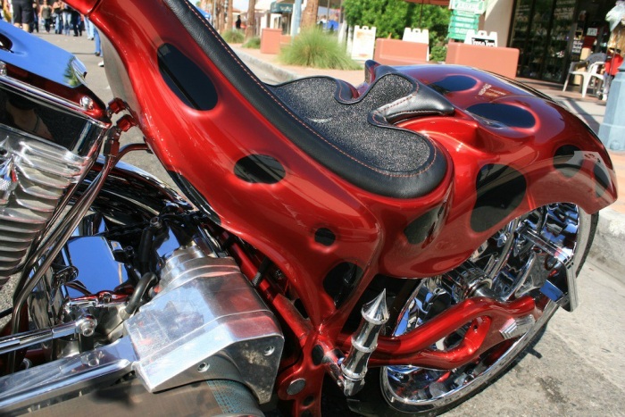 Мотоциклы и солнечный свет мотофестиваль “Американская жара”