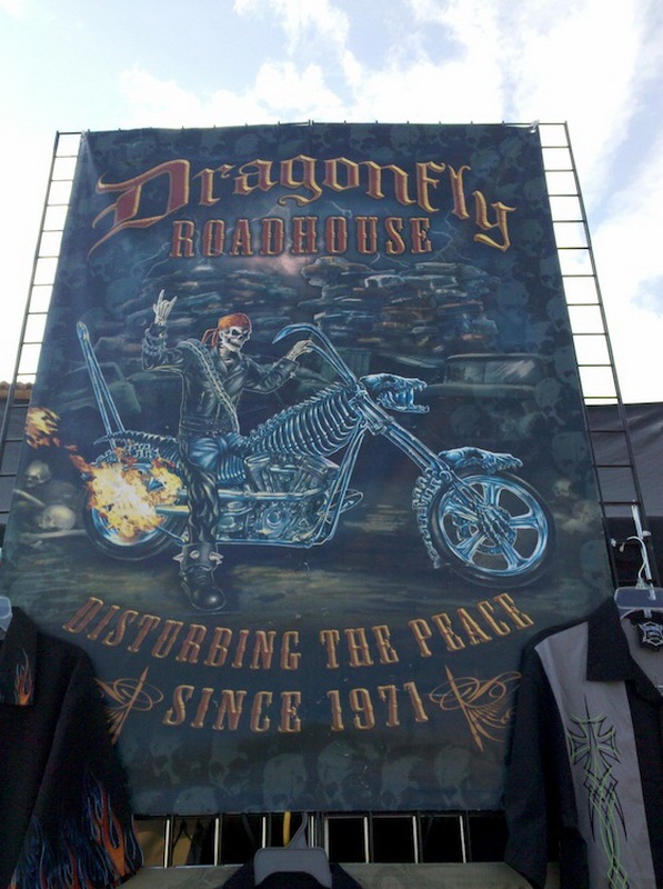 Мотоциклы и солнечный свет мотофестиваль “Американская жара”