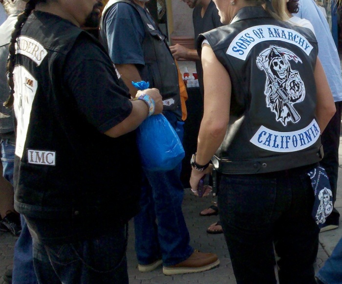 Мотоциклы и солнечный свет мотофестиваль “Американская жара”