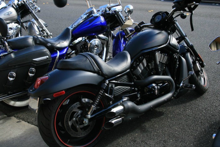 Мотоциклы и солнечный свет мотофестиваль “Американская жара”