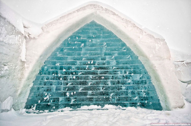 Уникальный ледяной отель в Канаде