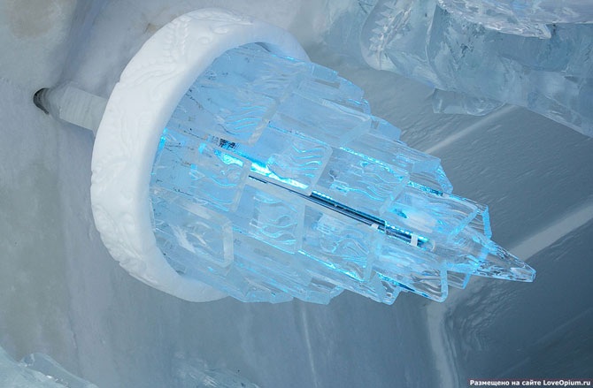 Уникальный ледяной отель в Канаде
