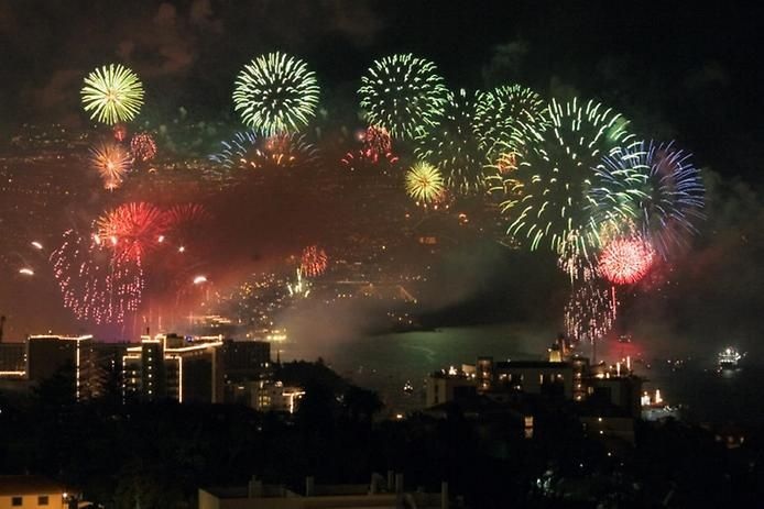 Новогодние фейерверки (47 фото)