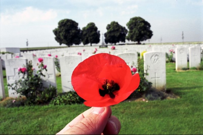 Сувениры на фоне достопримечательностей