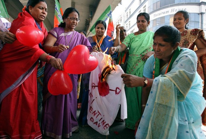 Мир отпраздновал День святого Валентина (22 фото)