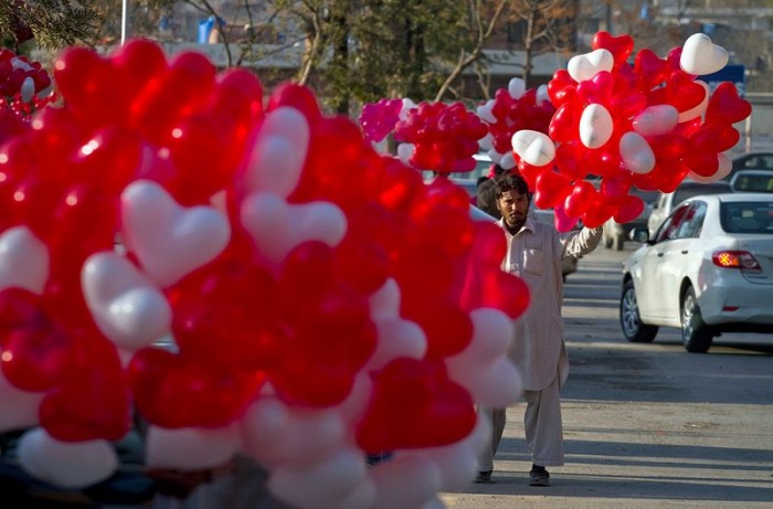 Мир отпраздновал День святого Валентина (22 фото)