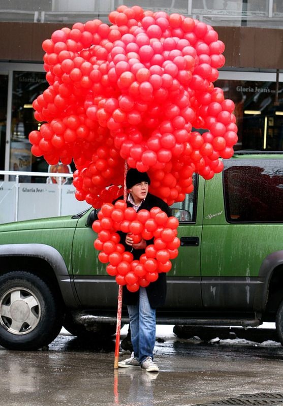 Мир отпраздновал День святого Валентина (22 фото)