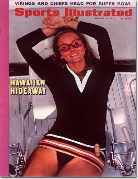 Девушки в купальниках с 1964 по 2012 (49 фото)