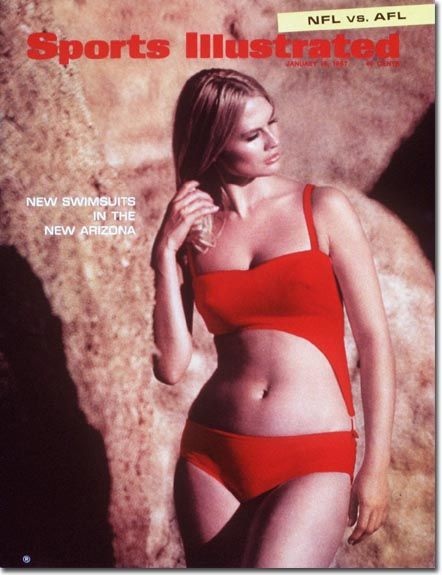 Девушки в купальниках с 1964 по 2012 (49 фото)