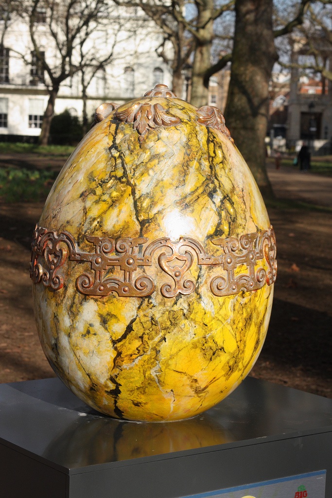 Большая пасхальная охота за расписными яйцами в Лондоне