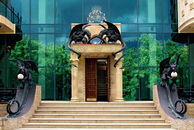 Замок Максима Галкина и Аллы Пугачевой