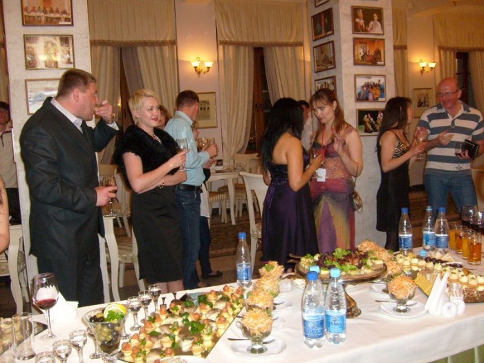 14 элементарных правил этикета для любого мужчины (15 фото)