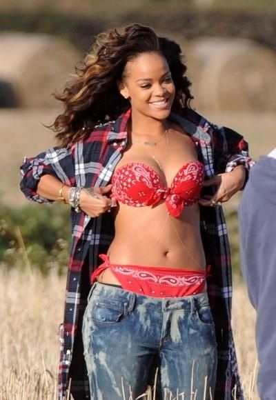 Звездные бикини розового цвета (50 фото)