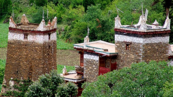 Сторожевые башни Тибета (13 фото)