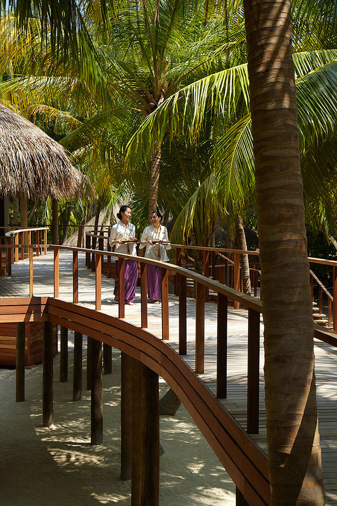 Беспрецедентная роскошь отеля Dusit Thani Maldives