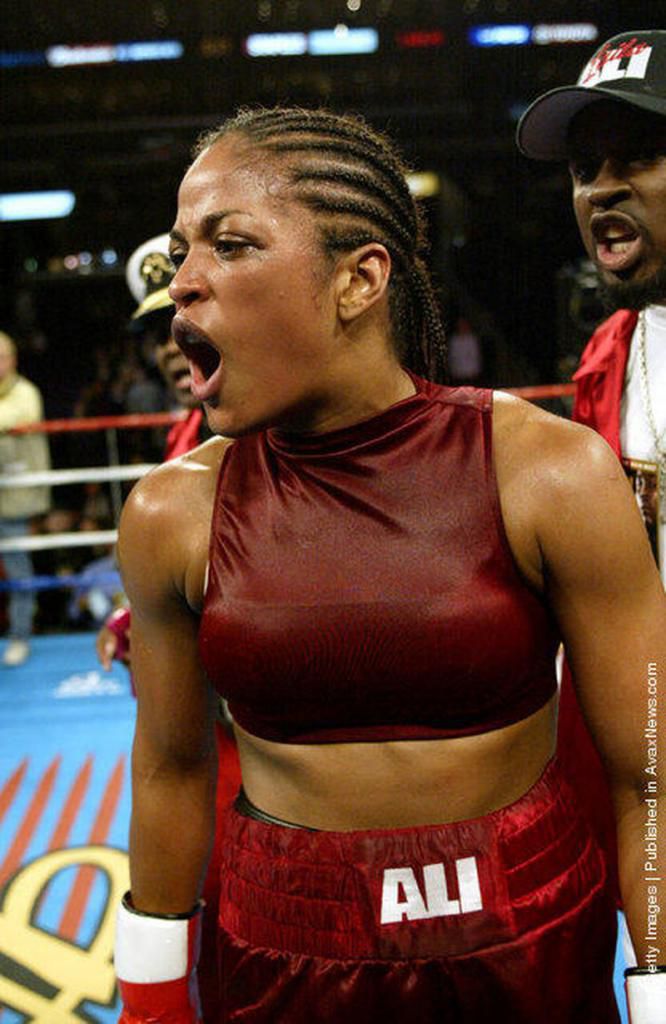 Женщины в мужских видах спорта