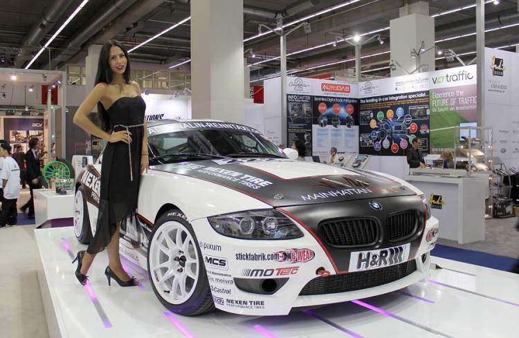 Девушки франкфуртского автосалона 2013