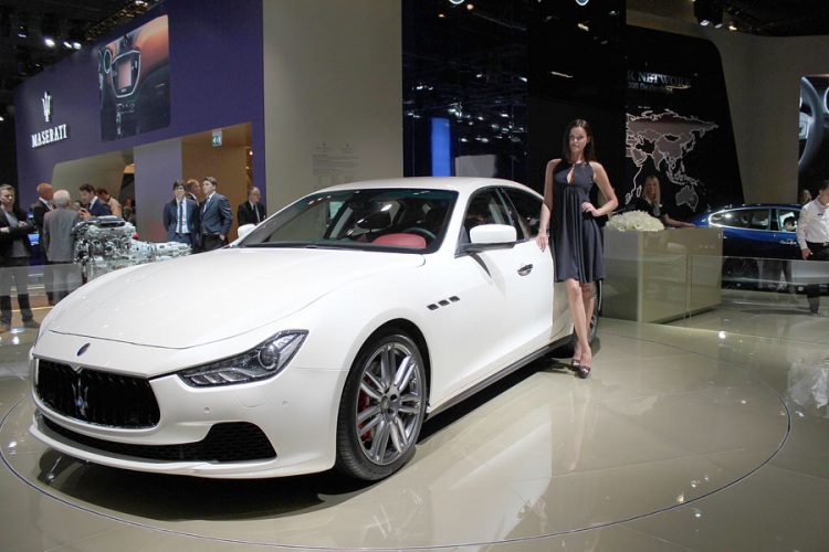 Девушки франкфуртского автосалона 2013