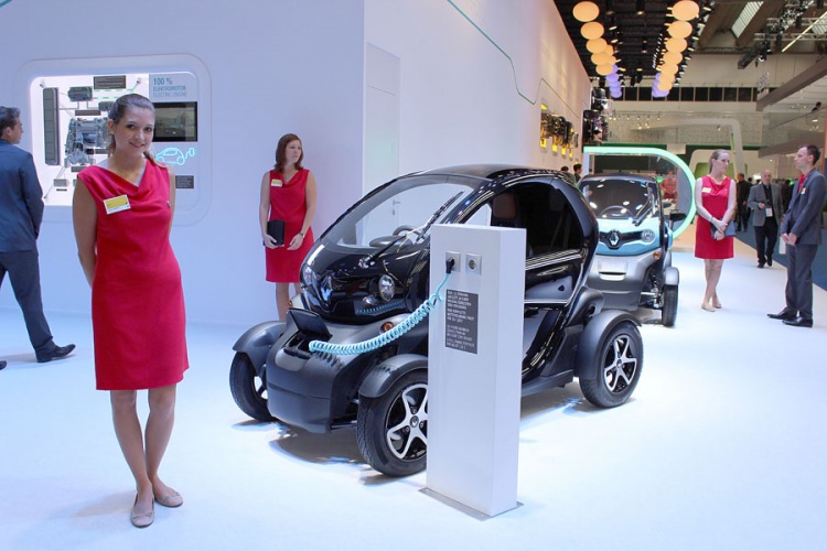 Девушки франкфуртского автосалона 2013