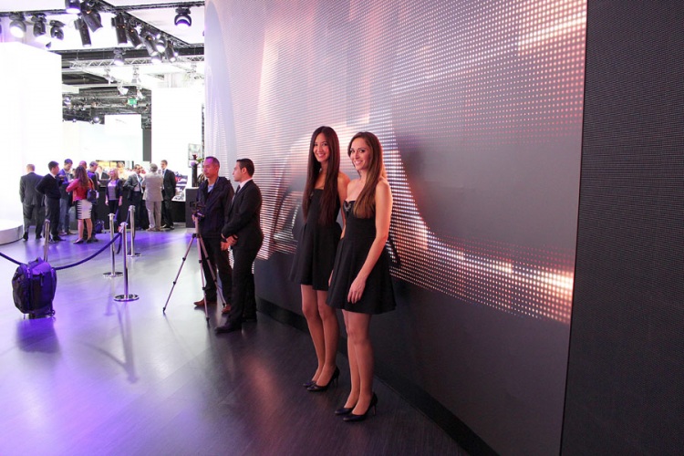 Девушки франкфуртского автосалона 2013