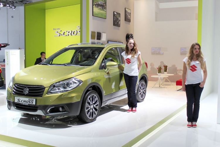 Девушки франкфуртского автосалона 2013