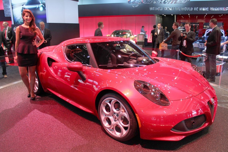 Девушки франкфуртского автосалона 2013