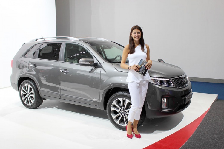 Девушки франкфуртского автосалона 2013