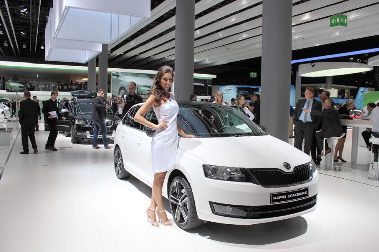 Девушки франкфуртского автосалона 2013