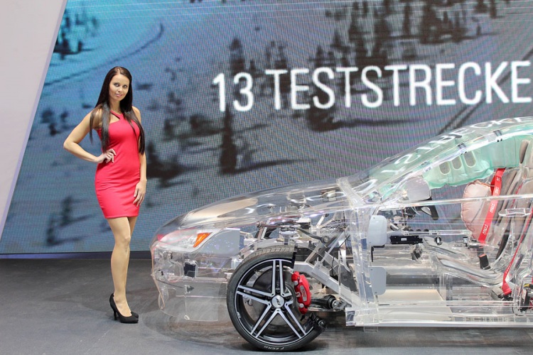 Девушки франкфуртского автосалона 2013