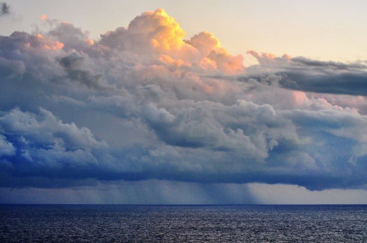 Ужасающая красота грозовых туч