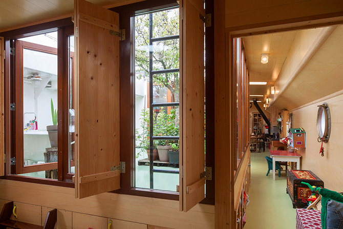 Дом на барже в Амстердаме